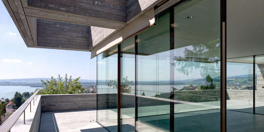 Window façade made from sliding windows with minimalist shading solution